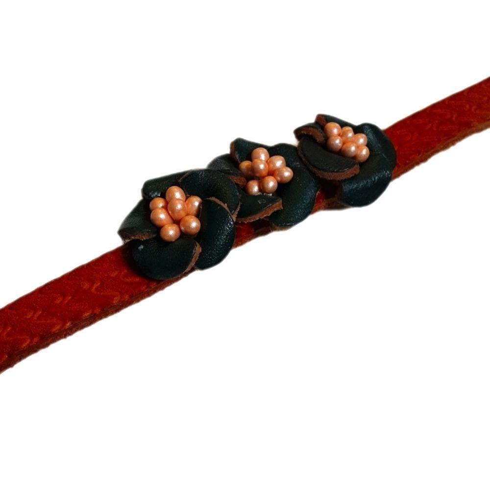 Vintage Bracelet Boho Tooled Leather And Pearl Flowers ‎ 7.5-8.5"